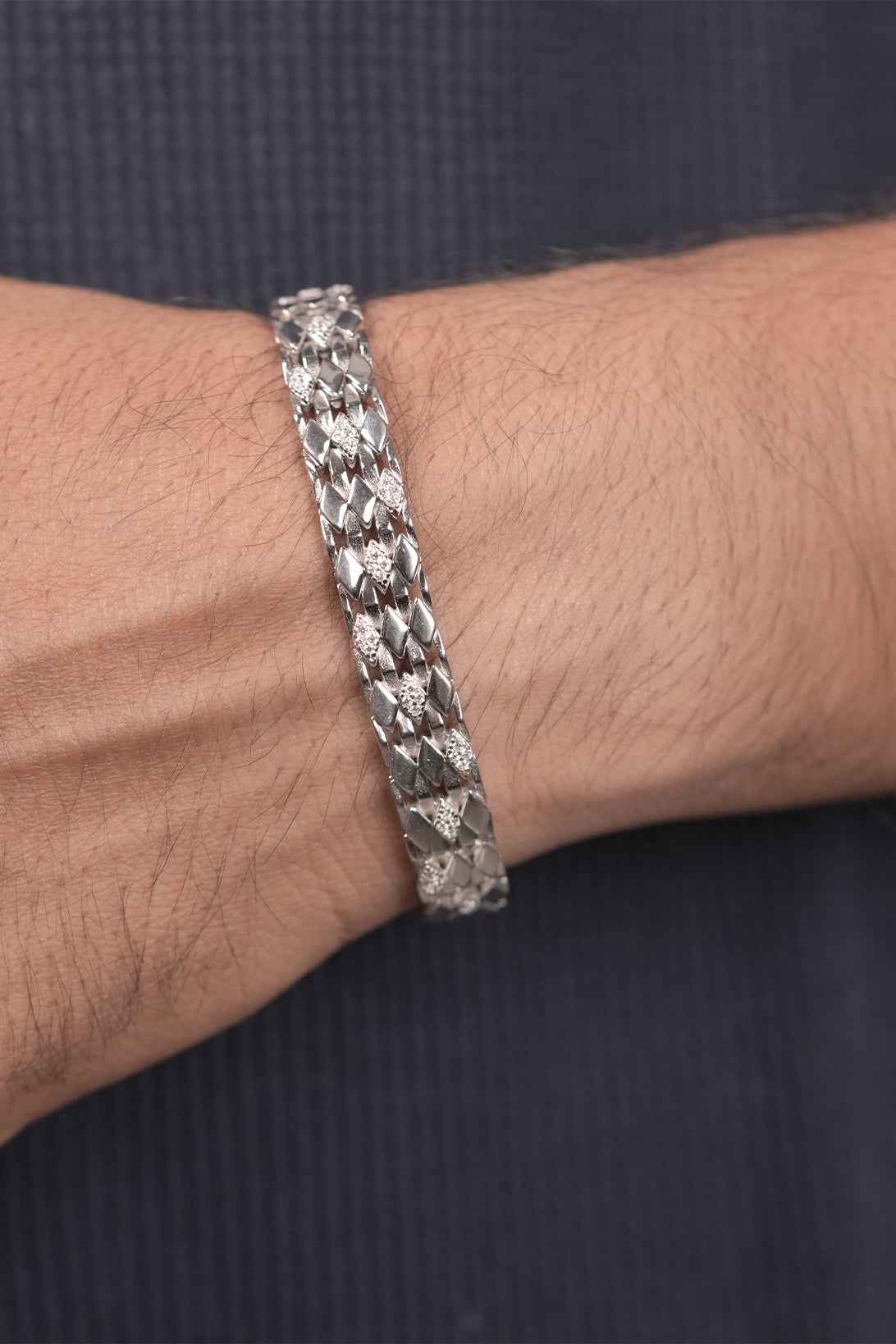 Textured Link Bracelet with Pavé Clasp
