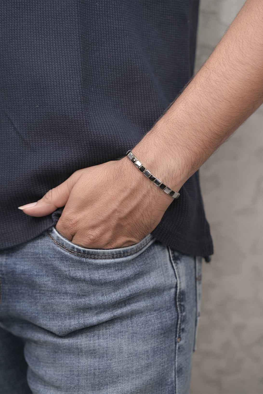 Sterling Silver and Black Onyx Stretch Bracelet