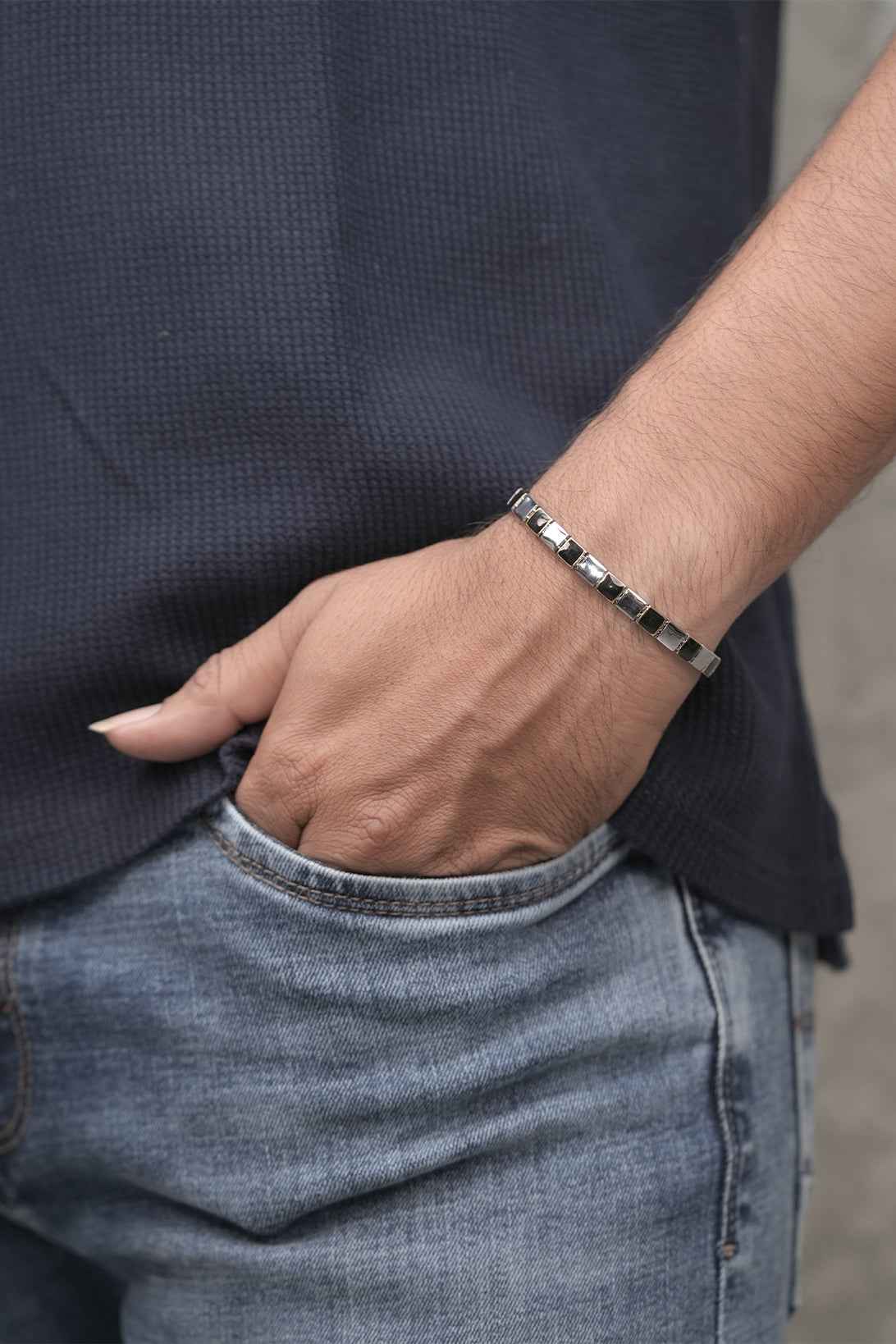Sterling Silver and Black Onyx Stretch Bracelet