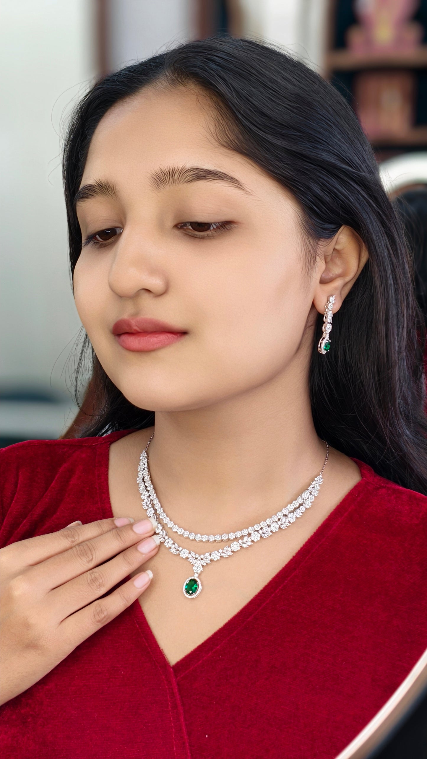 Emerald Grace Royale Diamond Necklace Set