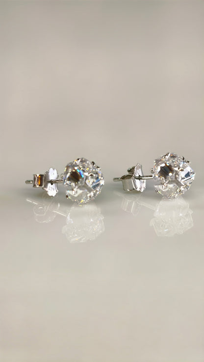 Stardust Cluster Geometric Studs